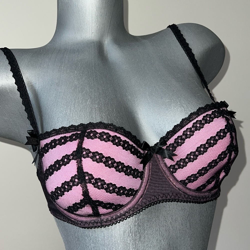 Victoria's Secret Pink and Black Lace Underwire Bra